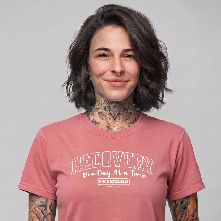 Recovery Looks Good On Me Women garment-dyed heavyweight Sober T Shirt
